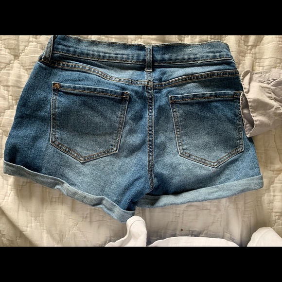 Blue jean shorts. Old navy - Picture 4 of 4